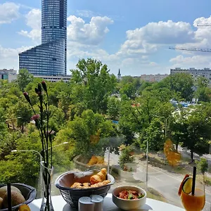 https://q-hotel-plus-wroclaw.hotelswroclaw.com