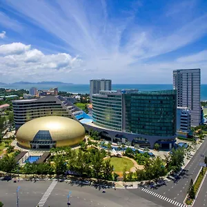 https://pullman-vung-tau.hotelsvungtau.com
